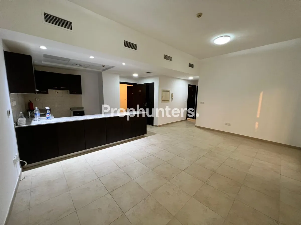 Inner Circle |With Terrace | Non Affected Building – Apartment – in Remraam