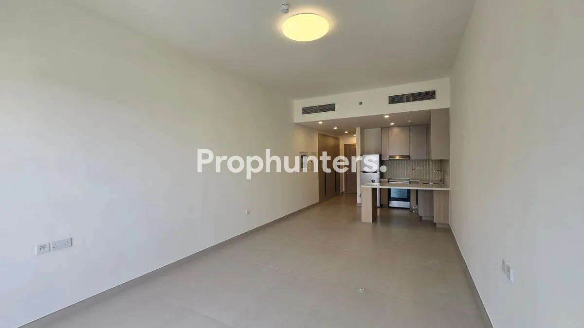 Brand New I Prime Location I Open For Offers – Apartment – in Weybridge Gardens