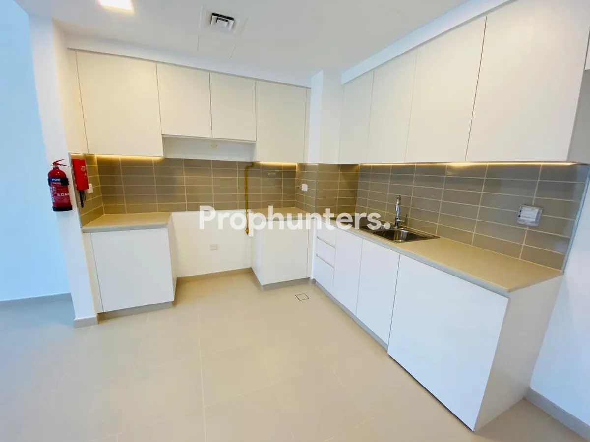 Pool View |Well Maintained| Mid Floor |Vacant Soon – Apartment – in Hayat Boulevard