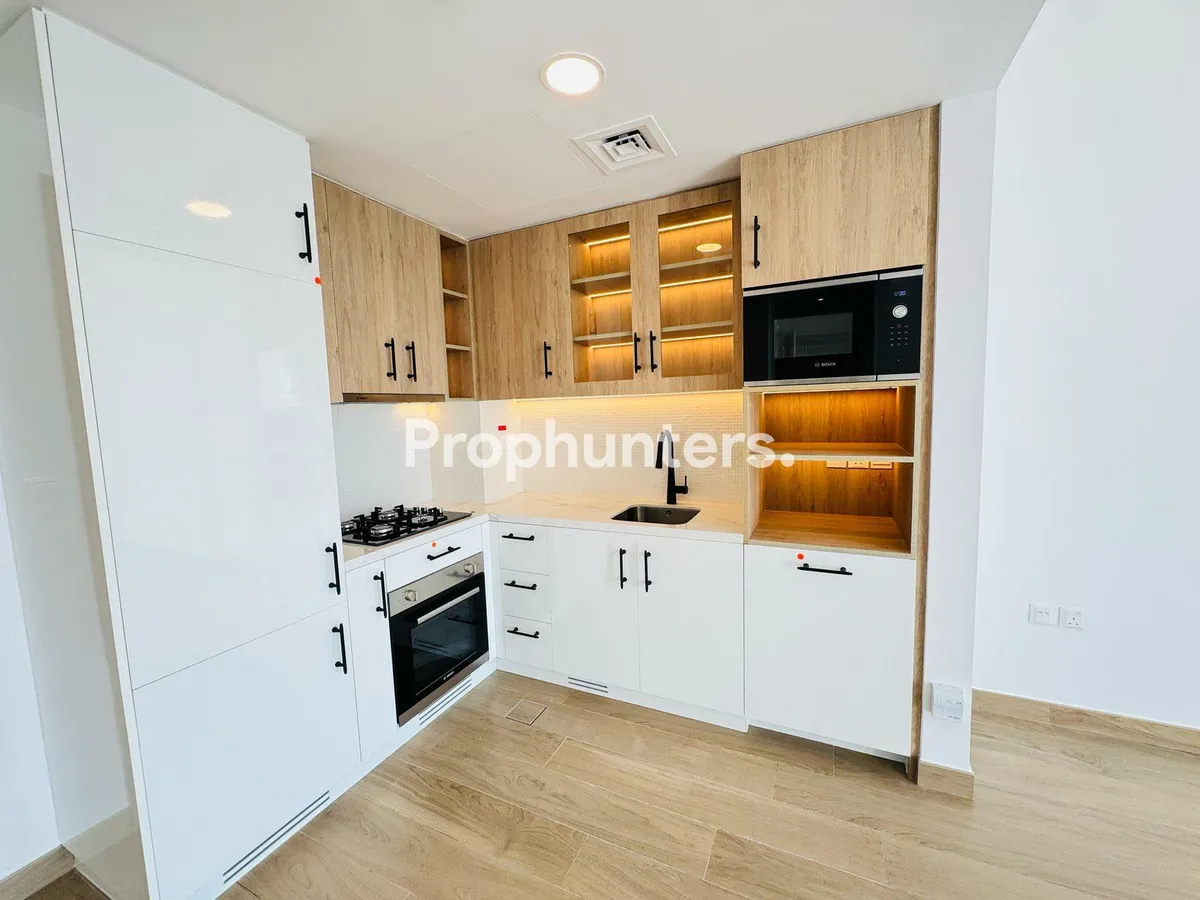 1BR Apartment | Stunning View | Modern Living – in Liva