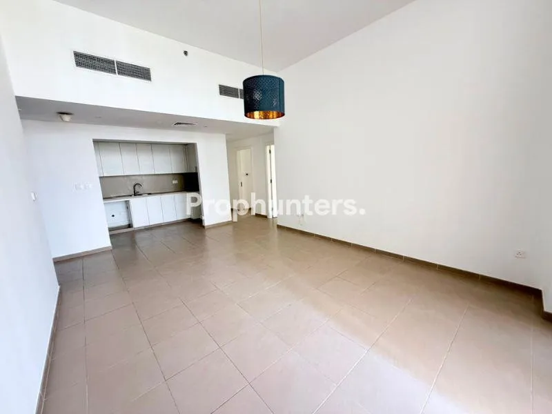 Pool & Park View | 3 BR + MAID | Vacant | Corner – photo 2