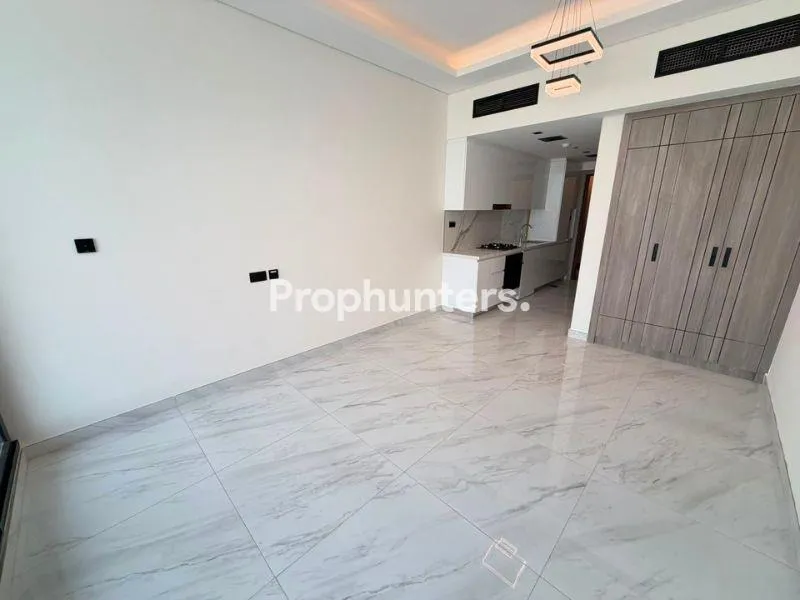 Brand New | Pool View | Vacant | Viewing Available – photo 2