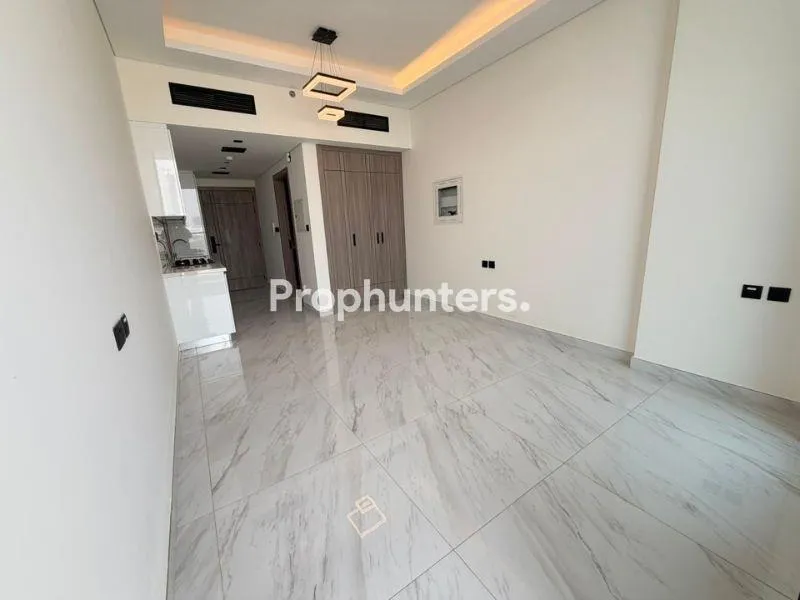 Brand New | Pool View | Vacant | Viewing Available – photo 3