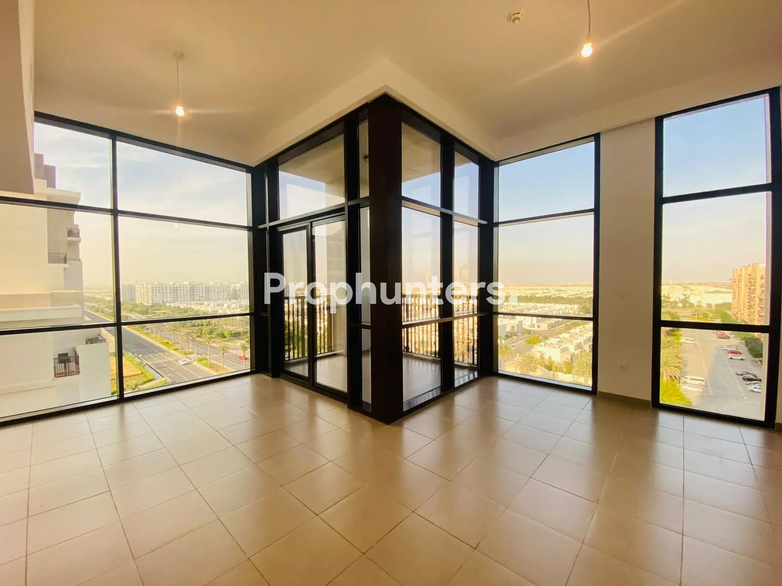 Panoramic View | 2Beds | Mid Floor | Bigger Layout – photo 1