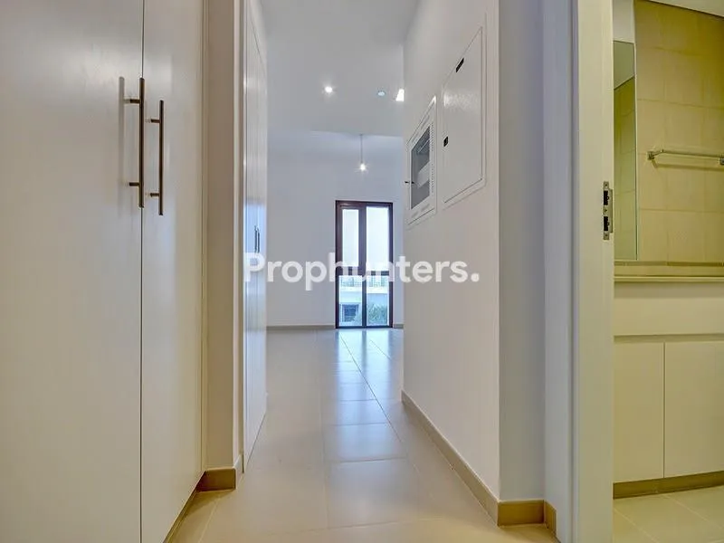 Spacious | Well Maintained | Ready to Move – photo 2