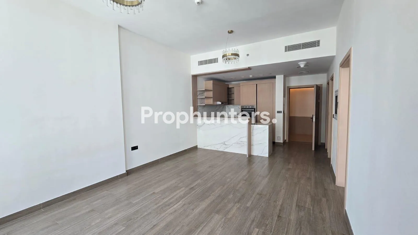 Spacious Layout | Vacant | Prime JVC Location – photo 1