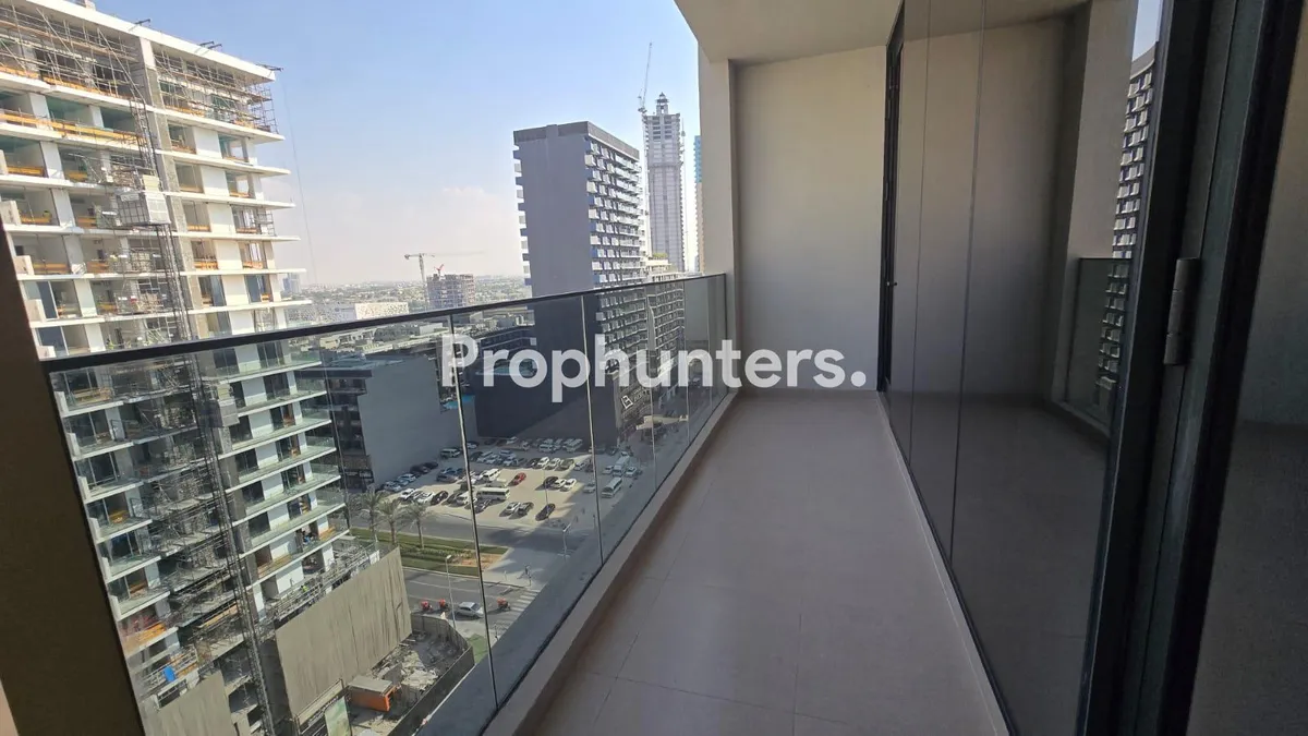 Spacious Layout | Vacant | Prime JVC Location – photo 3