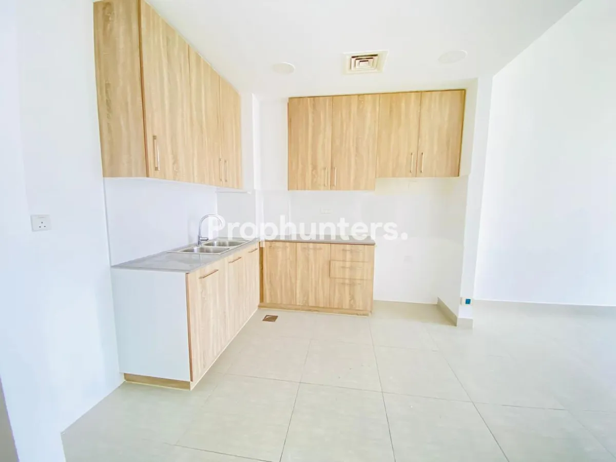 Park View | Spacious 2 Bedrooms | Mid Floor – photo 2