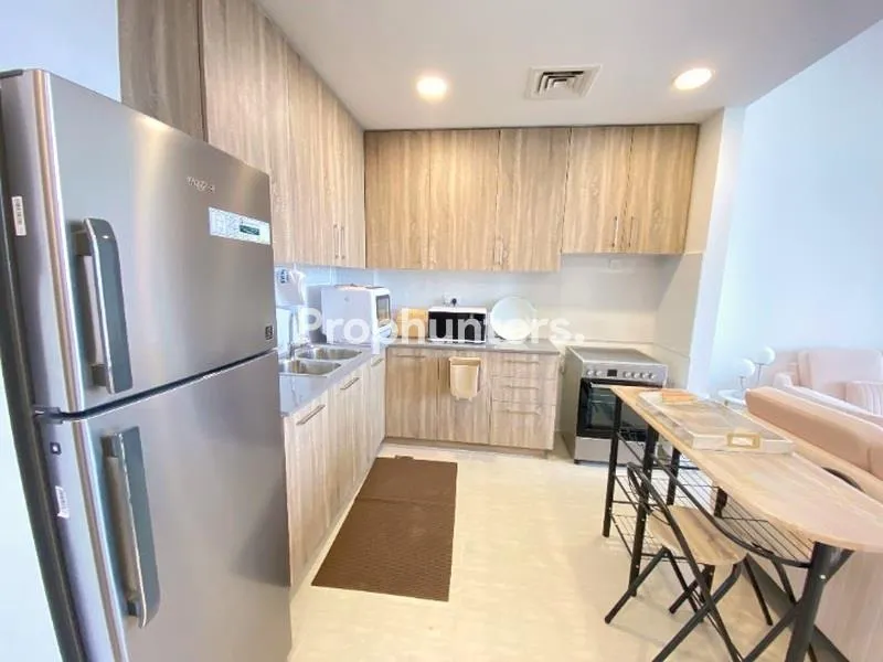 Park Facing | 2 Bedrooms | Spacious Layout |Vacant – photo 3