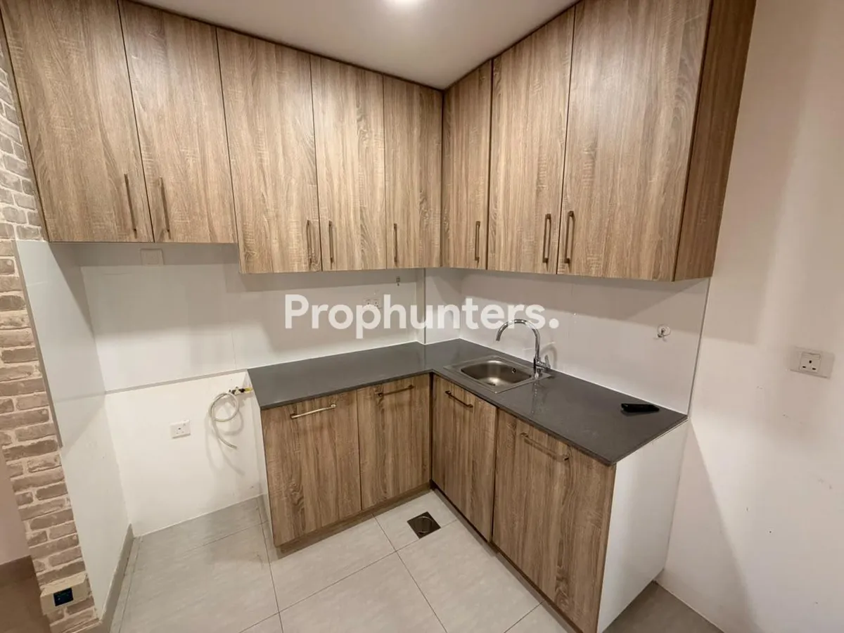 Pool View|Spacious and Modern 1 BR at Central Park – photo 3