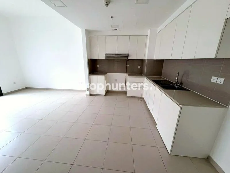 Pool View| Spacious and Bright 2 Bedroom Apartment – photo 1