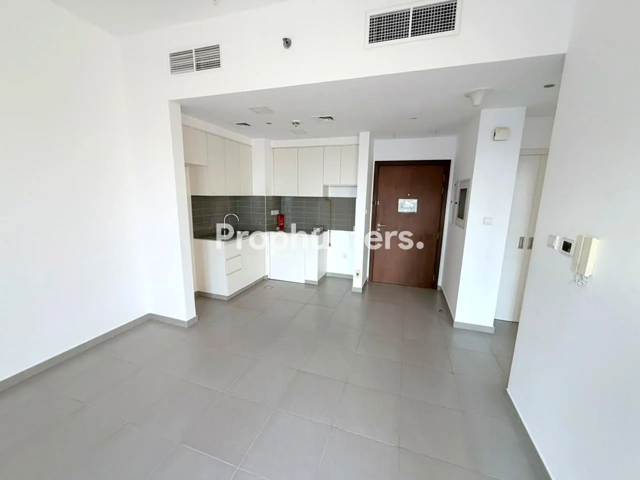 Elegant, Light-Filled 1-Bed Apartment | Vacant Now – photo 1