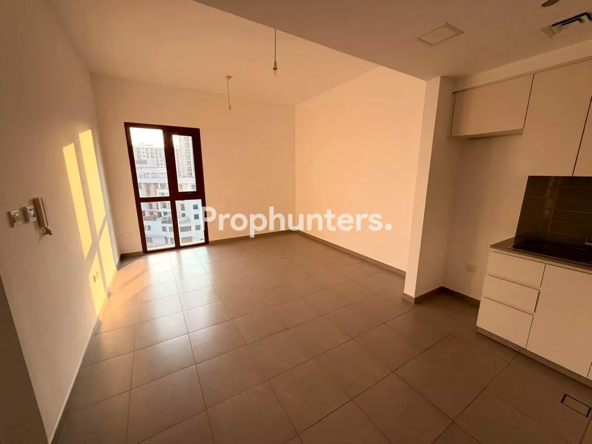 Elegant, Light-Filled 1-Bed Apartment | Vacant Now – photo 3