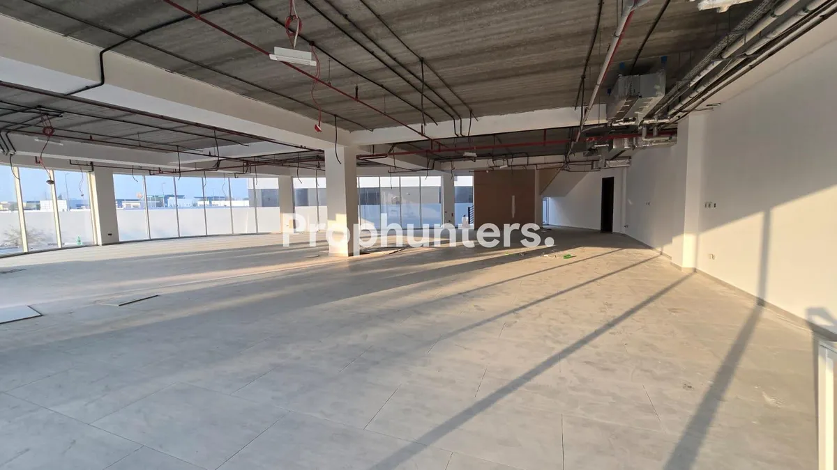 Ready to move | Premium Location | Brand New – photo 2