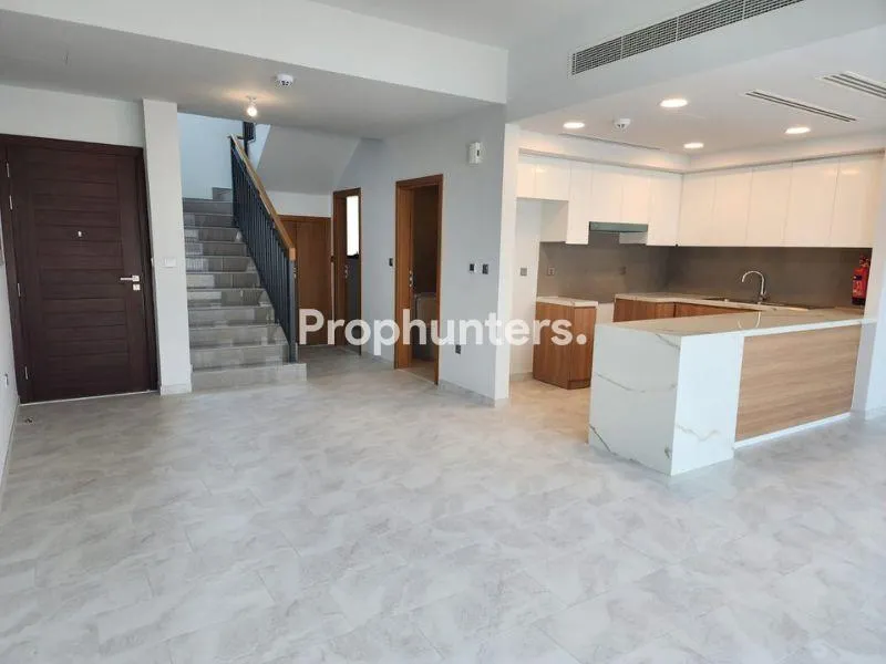Available | Prime Location | Genuine listing – Townhouse – in Villanova