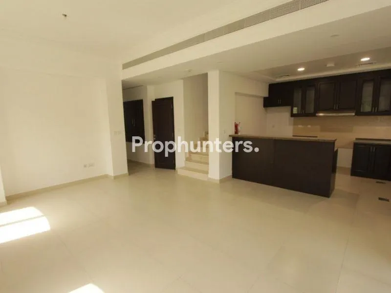 Vacant on July | Corner unit | Next to Pool – Townhouse – in Bella Casa
