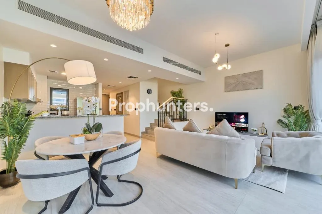 Premium Location I Water View I Vacant on Transfer – photo 2