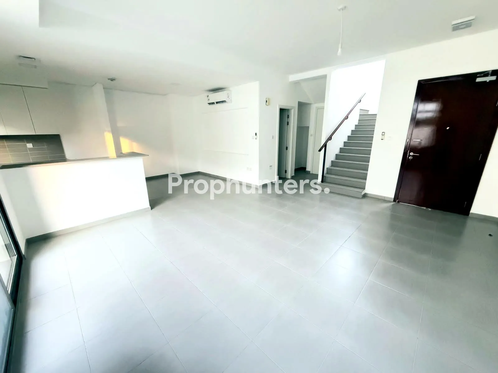 Well-Maintained | Spacious 3-Bedroom Townhouse – photo 1